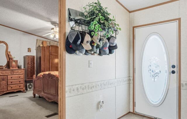 3-bedroom rental at 708 Mesquite in Jourdanton, TX — photo 5