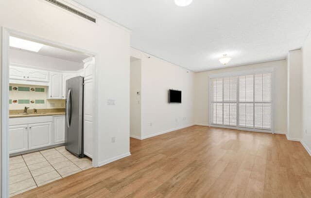 2-bedroom rental at 1 Towers Park Ln Unit 1810 in San Antonio, TX — photo 1