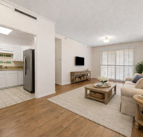 2-bedroom rental at 1 Towers Park Ln Unit 1810 in San Antonio, TX — photo 2