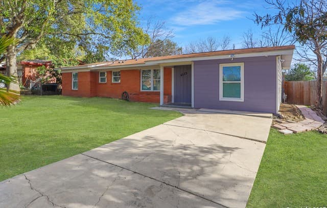 4-bedroom rental at 4322 Waikiki in San Antonio, TX — photo 2