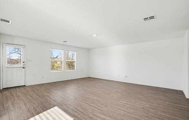 4-bedroom rental at 14083 Wool in San Antonio, TX — photo 4
