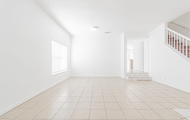 3-bedroom rental at 11015 Kimes Park Dr in San Antonio, TX — photo 5