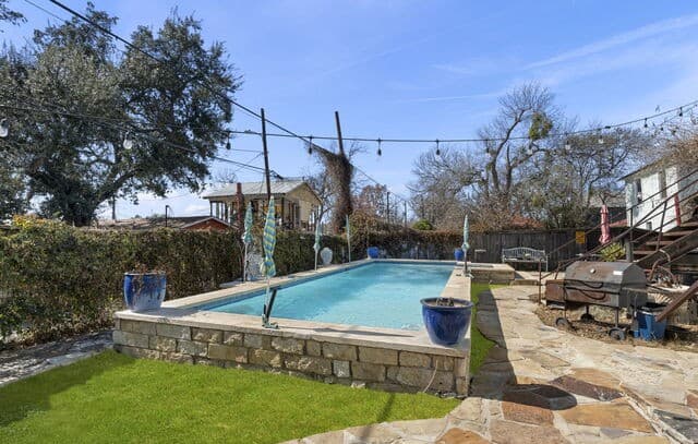 Home for sale at 3221 N Flores in San Antonio, TX — photo 4