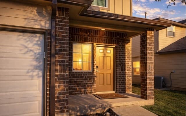 4-bedroom rental at 177 Middle Green loop in Floresville, TX — photo 1