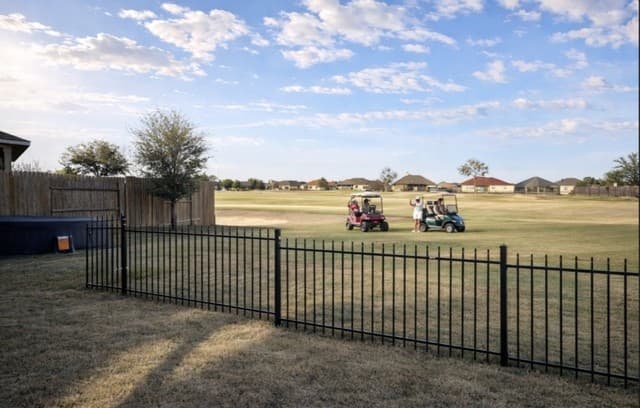 4-bedroom rental at 177 Middle Green loop in Floresville, TX — photo 4