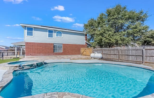 4-bedroom rental at 6942 Caribou Crk in San Antonio, TX — photo 1
