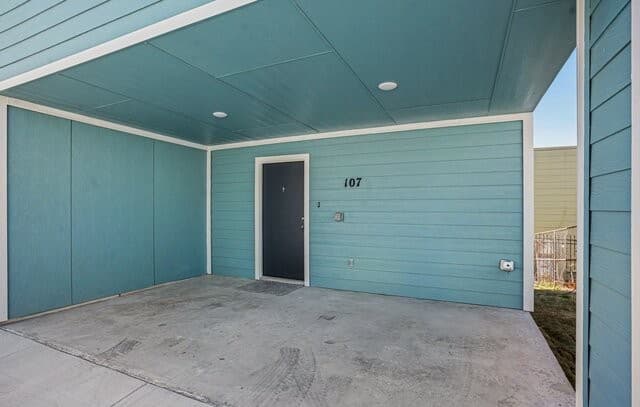 2-bedroom rental at 310 W Evergreen St #107 in San Antonio, TX — photo 3