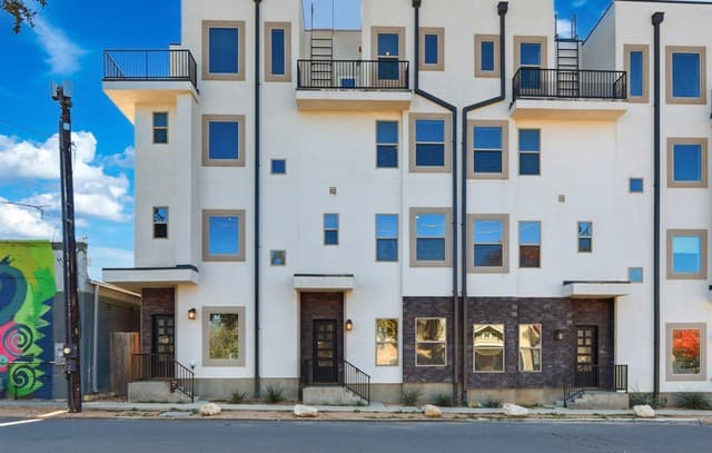 3-bedroom rental at 1817 N St Marys St Unit 102 in San Antonio TX