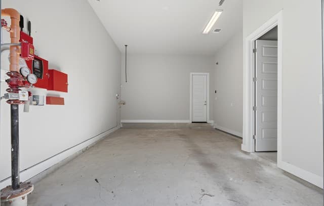 3-bedroom rental at 1817 N St Marys St Unit 102 in San Antonio, TX — photo 4