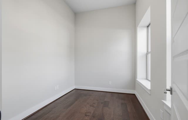 3-bedroom rental at 1817 N St Marys St Unit 102 in San Antonio, TX — photo 5