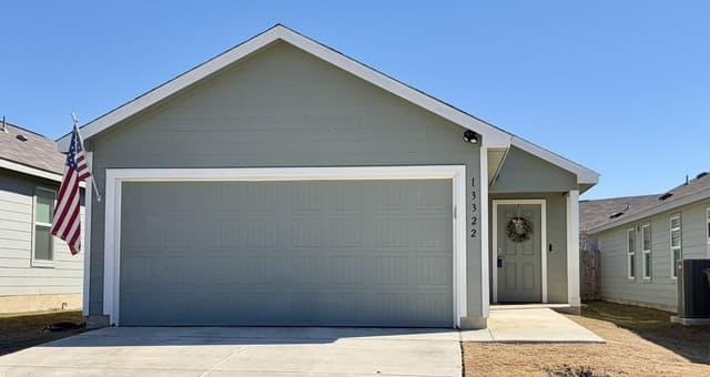 3-bedroom rental at 13322 Furyk in San Antonio, TX — photo 1