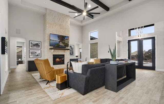 5-bedroom rental at 146 Obscure in Spring Branch, TX — photo 3