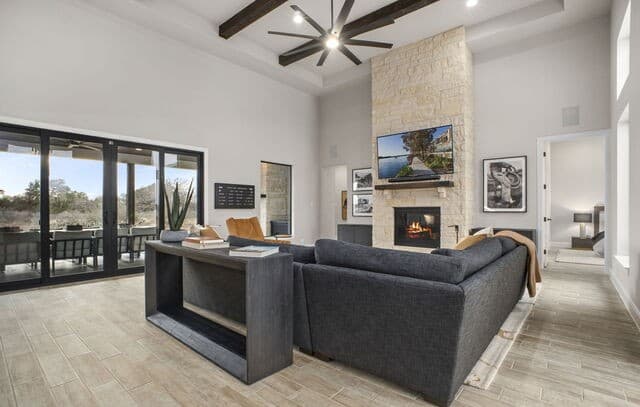 5-bedroom rental at 146 Obscure in Spring Branch, TX — photo 4
