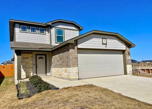 3-bedroom rental at 8563 Redhawk Loop in San Antonio, TX — photo 2