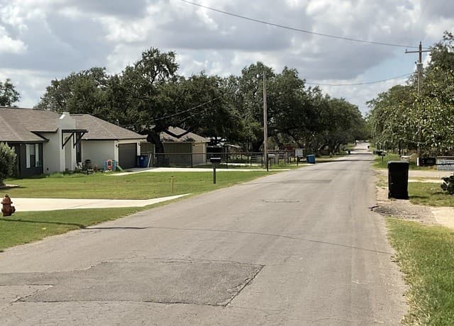 rental at 000 Libold in Devine, TX — photo 5