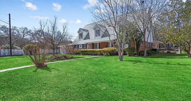 3-bedroom rental at 7403 Quail Run in San Antonio, TX — photo 1