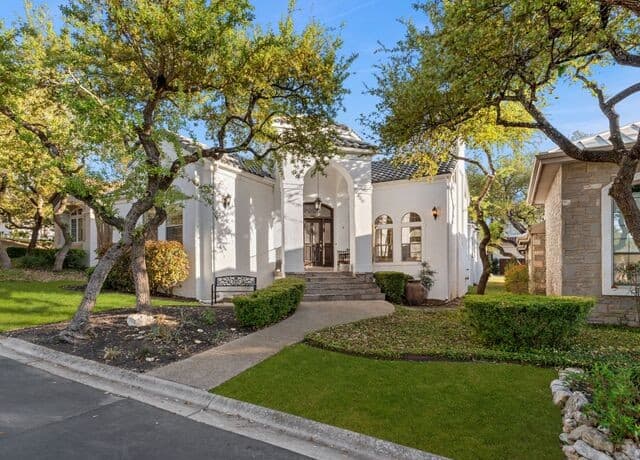 3-bedroom rental at 4 Waterford in San Antonio, TX — photo 3