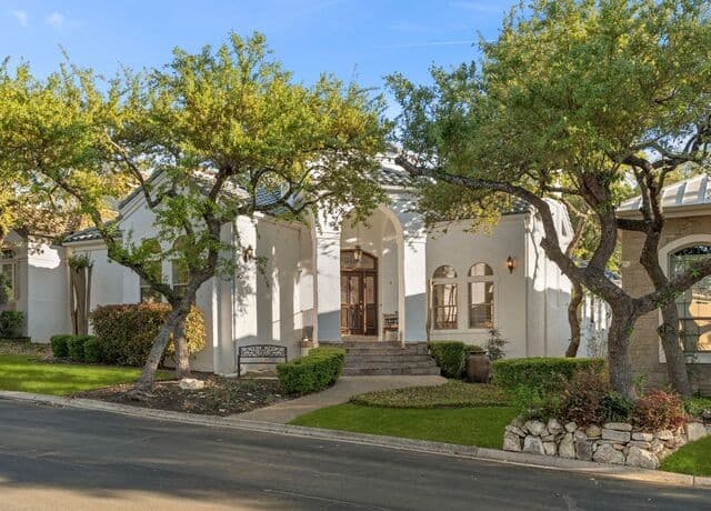 3-bedroom rental at 4 Waterford in San Antonio, TX — photo 4