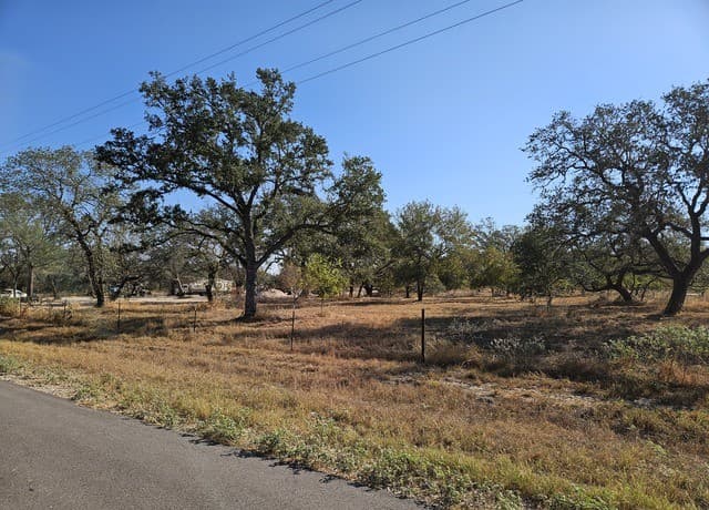 Home for sale at 422 Pr Sunset Vista in Somerset, TX — photo 2