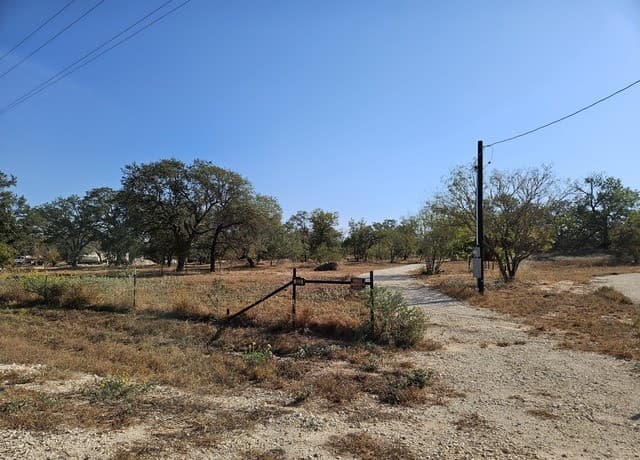 Home for sale at 422 Pr Sunset Vista in Somerset, TX — photo 4
