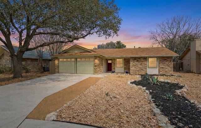 3-bedroom rental at 5618 Timber Rail in San Antonio, TX — photo 1