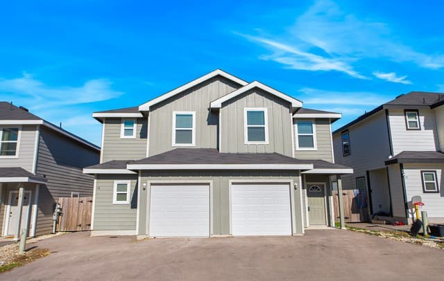 rental at 7356 Misty Ridge # 13 & 14 in Converse, TX — photo 2