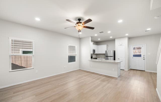 rental at 7356 Misty Ridge # 13 & 14 in Converse, TX — photo 5
