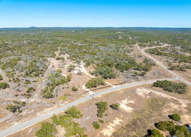 rental at 174 Crescent Ridge in Hondo, TX — photo 4