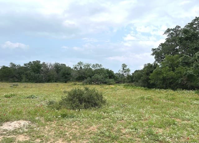 rental at 606 Sherrywood Ln in San Antonio, TX — photo 2