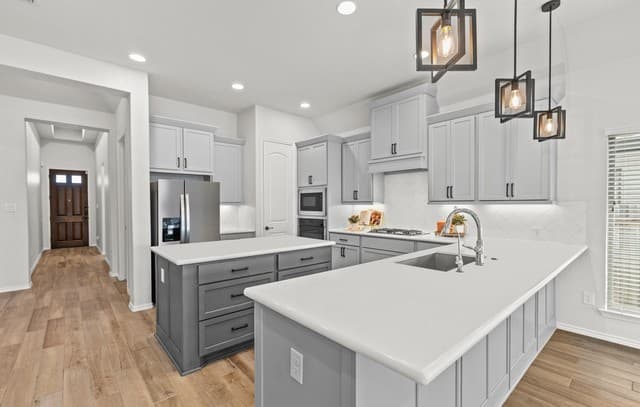 4-bedroom rental at 14146 Blind Bandit Crk in San Antonio, TX — photo 4