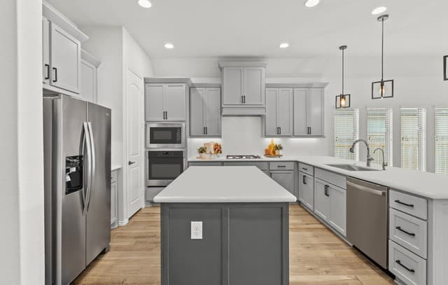 4-bedroom rental at 14146 Blind Bandit Crk in San Antonio, TX — photo 5