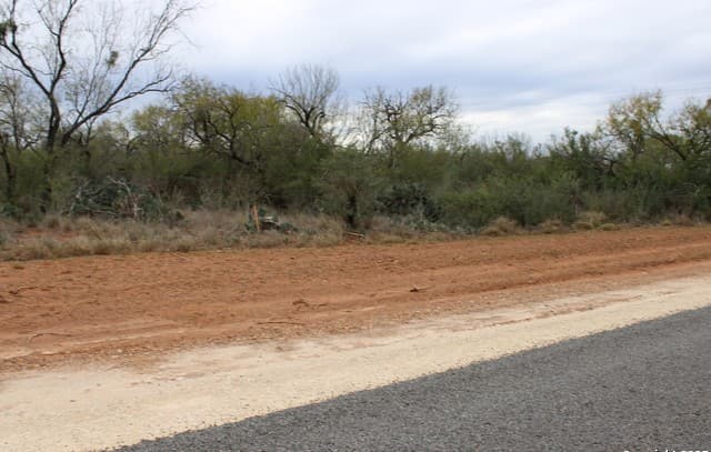 rental at 3435 County Road/Main Street in Pearsall, TX — photo 4