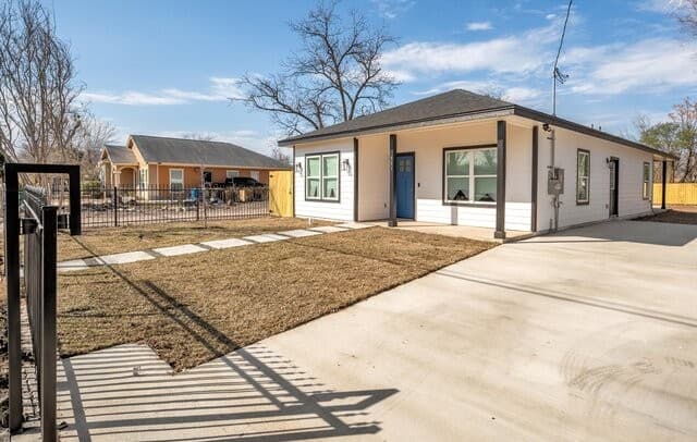 3-bedroom rental at 531 Sunglo in San Antonio, TX — photo 2