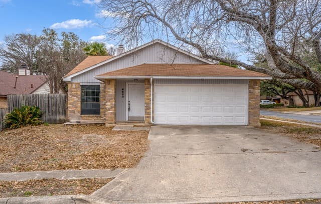 3-bedroom rental at 6003 Broadmeadow in San Antonio, TX — photo 1