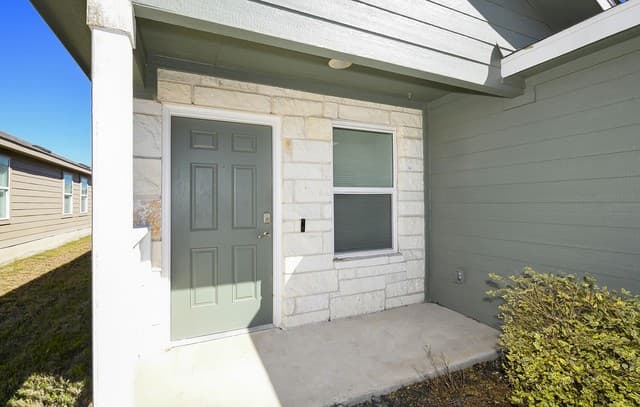 4-bedroom rental at 10114 Kersey ML in San Antonio, TX — photo 3