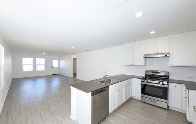 4-bedroom rental at 10114 Kersey ML in San Antonio, TX — photo 5
