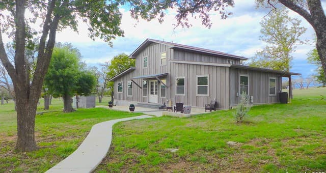 4-bedroom rental at 234 Mill Dam in Comfort, TX — photo 4
