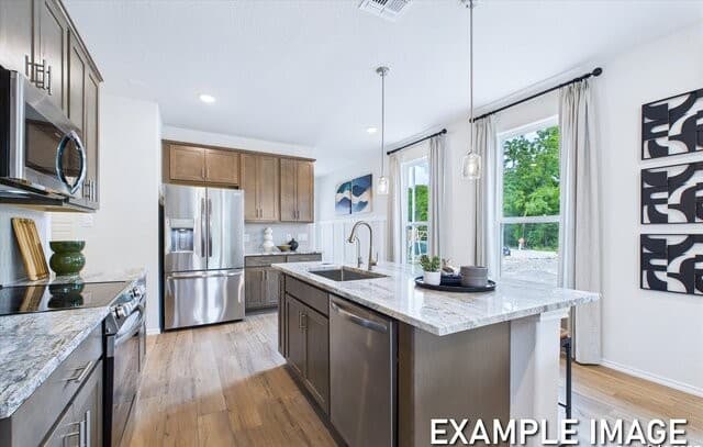 5-bedroom rental at 1018 West 1604 North Unit 205 in San Antonio, TX — photo 4