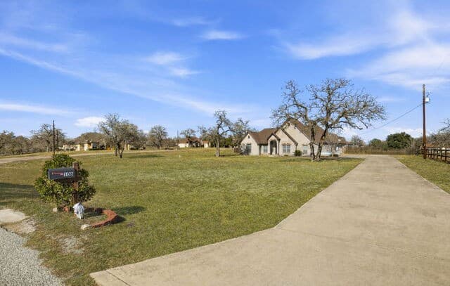 4-bedroom rental at 108 Abrego Ridge in Floresville, TX — photo 2