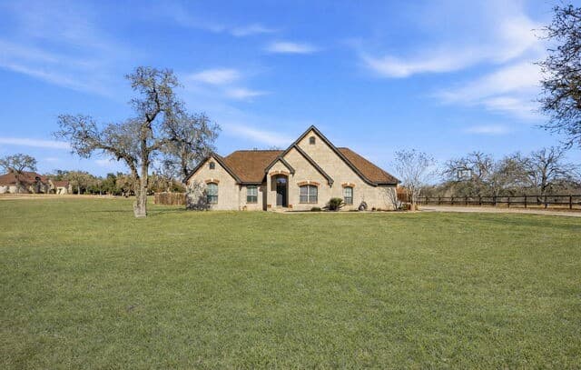 4-bedroom rental at 108 Abrego Ridge in Floresville, TX — photo 4
