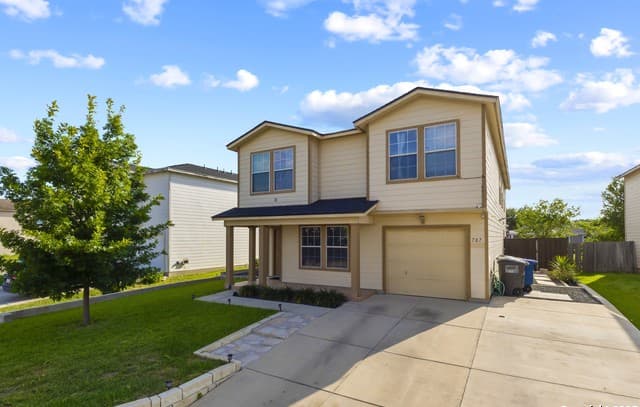 4-bedroom rental at 707 Ridingate Farm in San Antonio, TX — photo 1