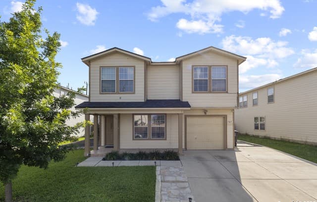 4-bedroom rental at 707 Ridingate Farm in San Antonio, TX — photo 2
