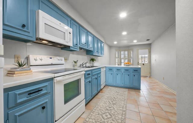2-bedroom rental at 2611 Eisenhauer Unit 901 in San Antonio, TX — photo 5