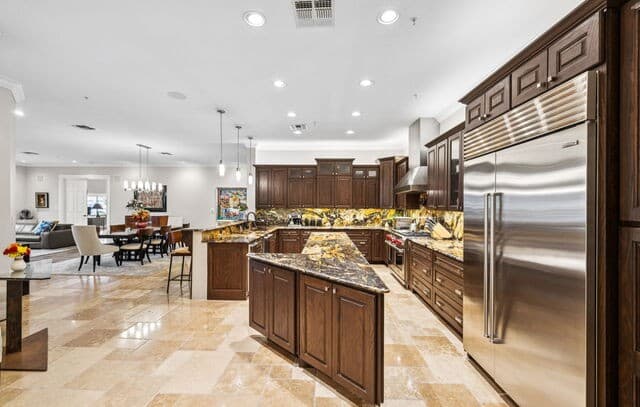 3-bedroom rental at 230 Dwyer Ave Unit 501 in San Antonio, TX — photo 1