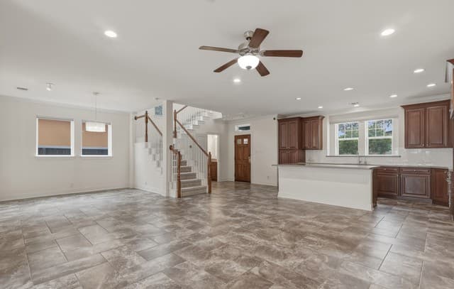 3-bedroom rental at 623 Leigh St in San Antonio, TX — photo 2