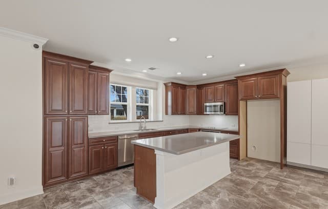3-bedroom rental at 623 Leigh St in San Antonio, TX — photo 4