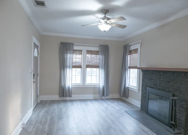 2-bedroom rental at 1725 W Craig in San Antonio, TX — photo 2