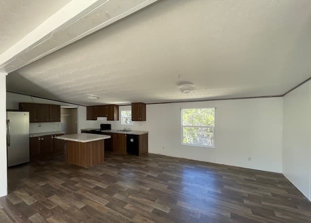 5-bedroom rental at 207 Hopi Trail in Bandera, TX — photo 4