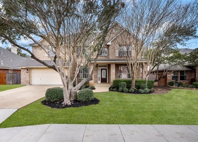 5-bedroom rental at 18619 Rogers Place in San Antonio, TX — photo 2