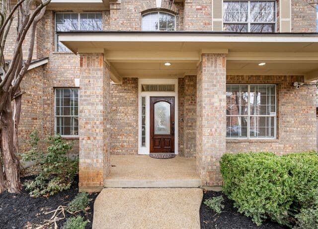 5-bedroom rental at 18619 Rogers Place in San Antonio, TX — photo 4